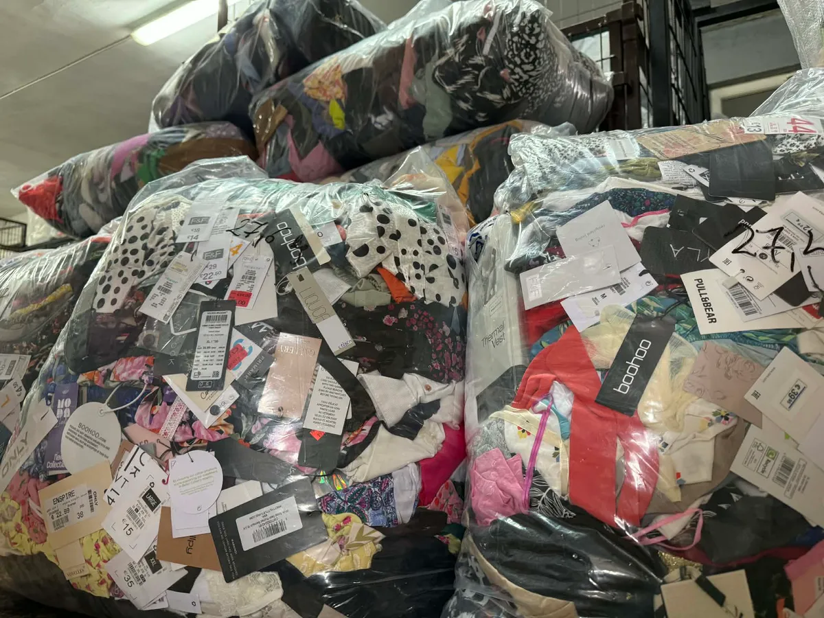 Angol nyári címkés mix - Kvalitný výber použitého oblečenia